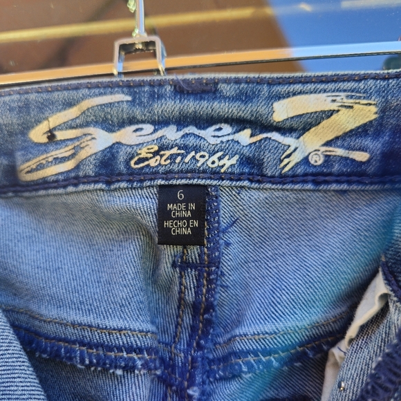 7 for All Mankind pearl embellished size 6 denim jeans tapered leg zip fly 027 - Picture 10 of 11